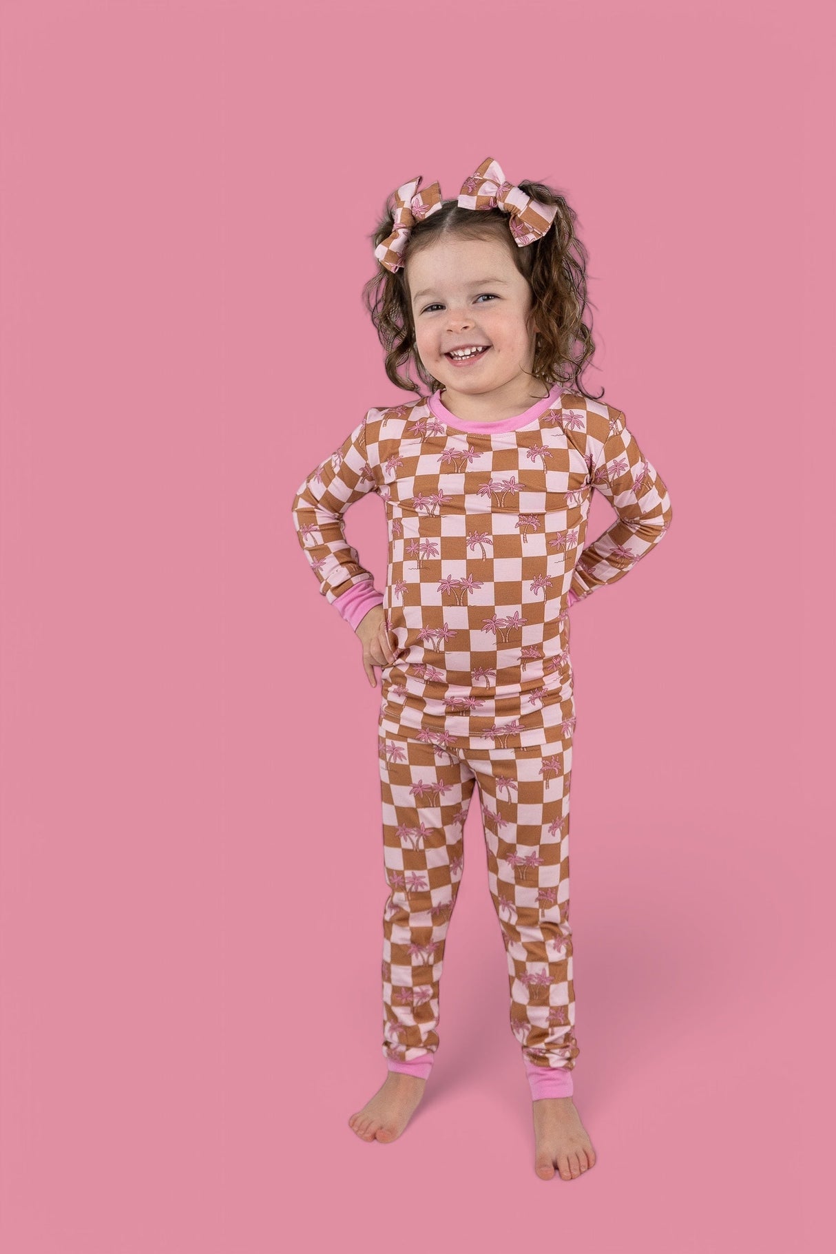 EXCLUSIVE SUNSET BEACH CHECKERS DREAM SET from DREAM BIG LITTLE CO