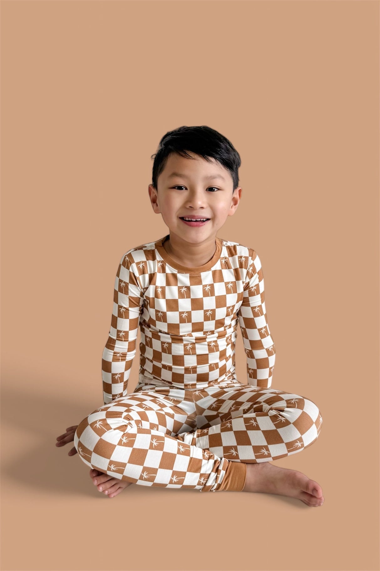 EXCLUSIVE SANDY BEACH CHECKERS DREAM SET from DREAM BIG LITTLE CO