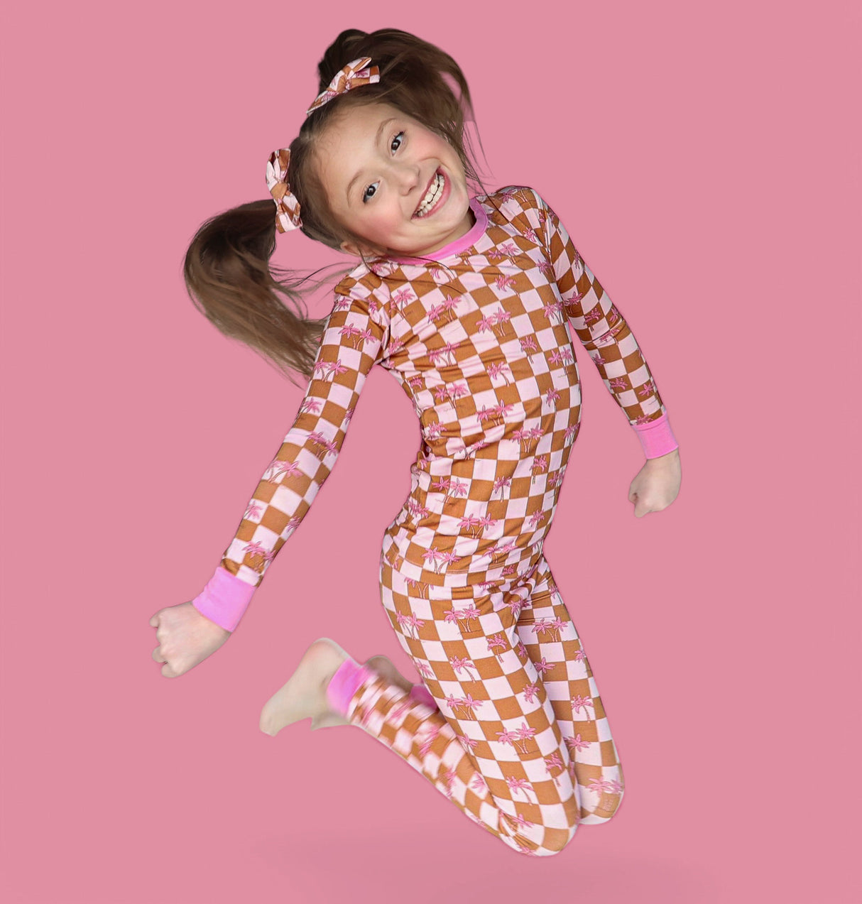 EXCLUSIVE SUNSET BEACH CHECKERS DREAM SET from DREAM BIG LITTLE CO
