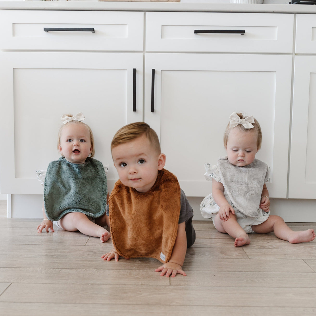MINKY BIBS 3-PACK from Saranoni