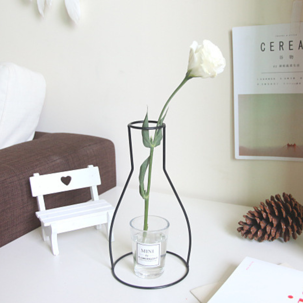 Iron Line Table Vase from Moderny