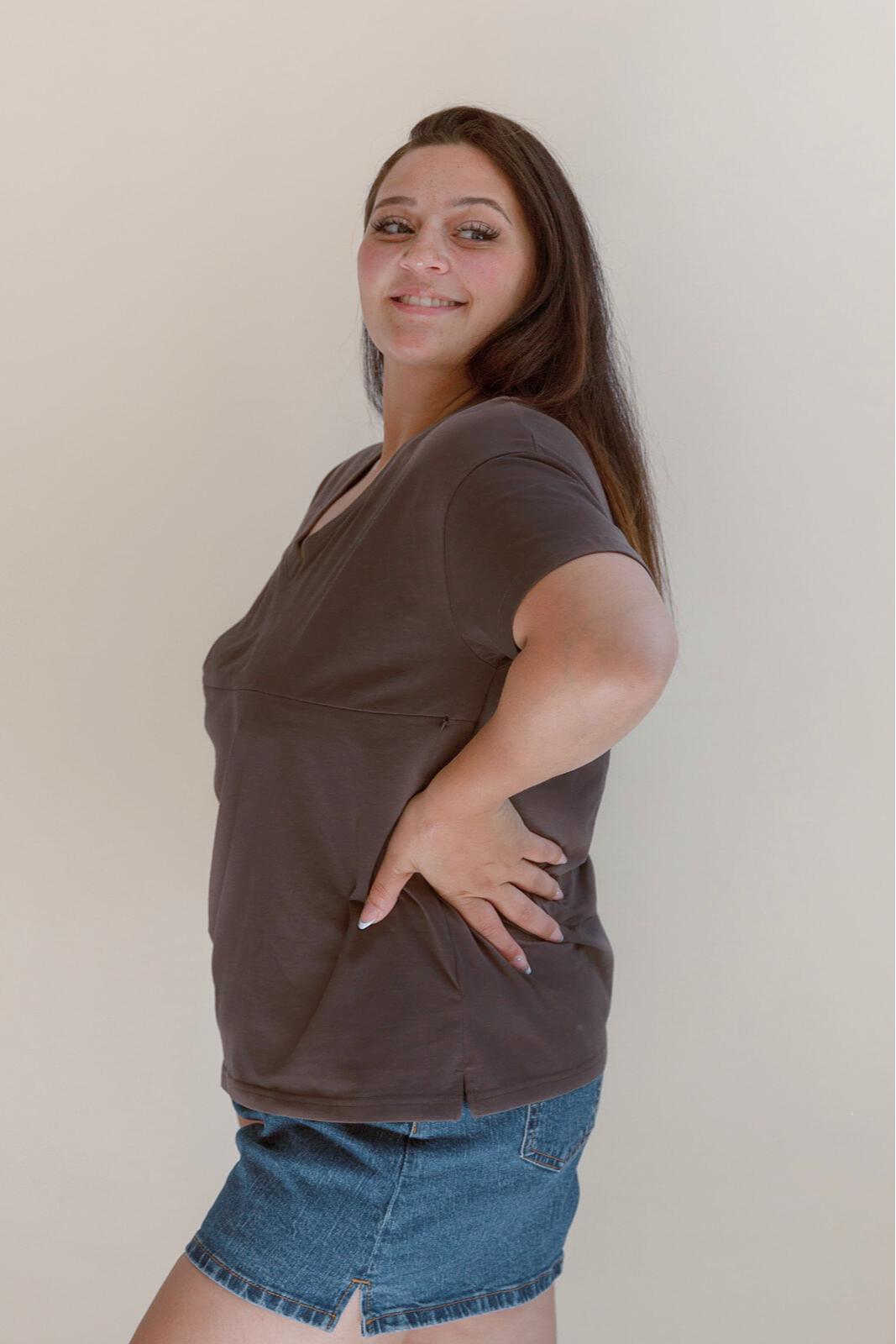 V-Neck Full Zip Breastfeeding Tee From Movemama