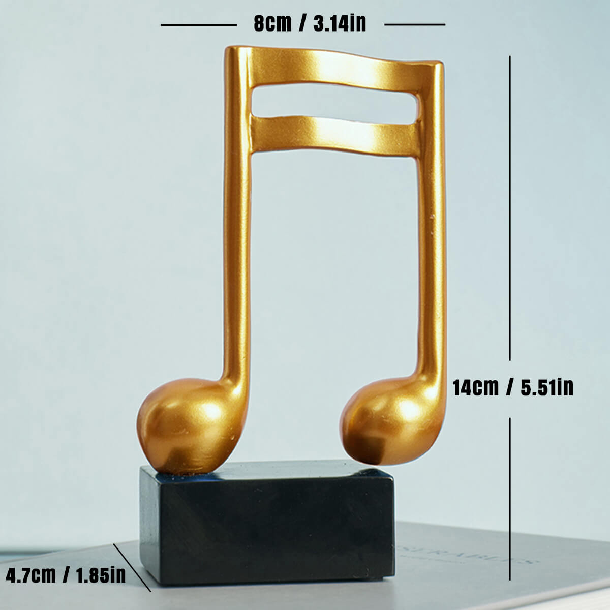 Bacholdi Note Figurine from Moderny