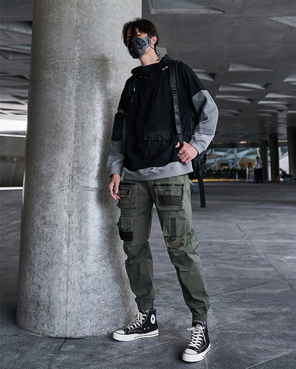 5130 Classic Urban Cargo Pants from Niepce Inc