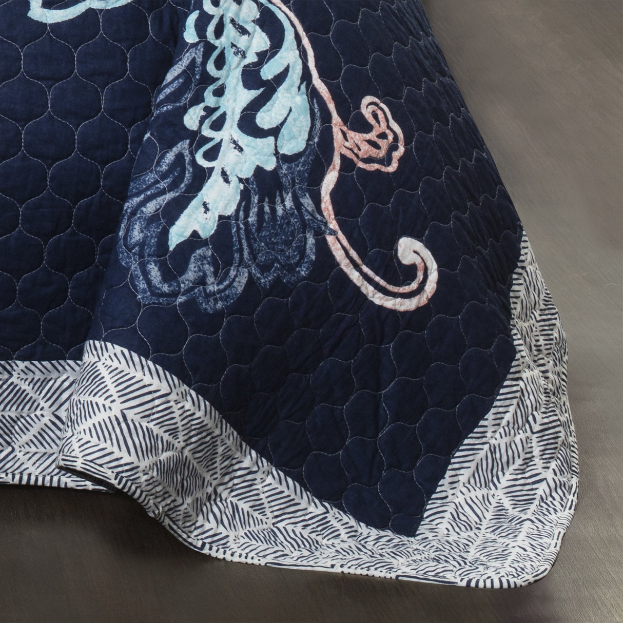 Aster Quilt 3 Piece Set from LushDecor