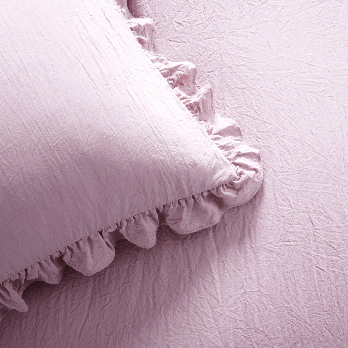 Allison Ruffle Skirt Bedspread Set from LushDecor