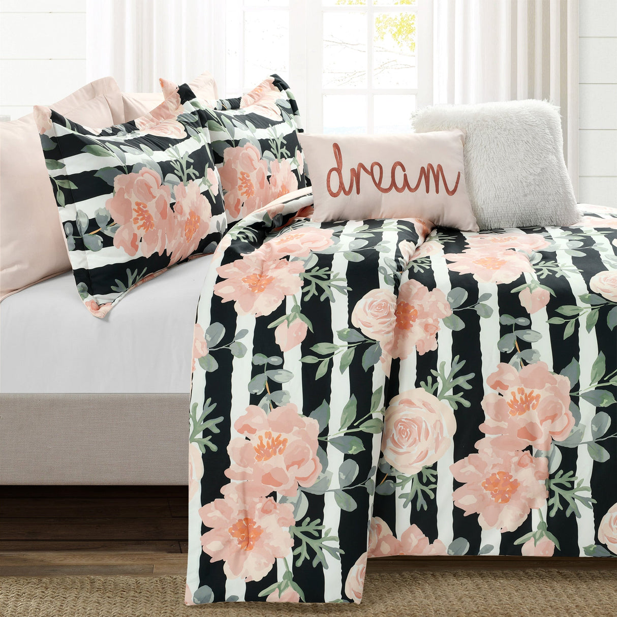 Amara Watercolor Rose 7 Piece Comforter Set from LushDecor