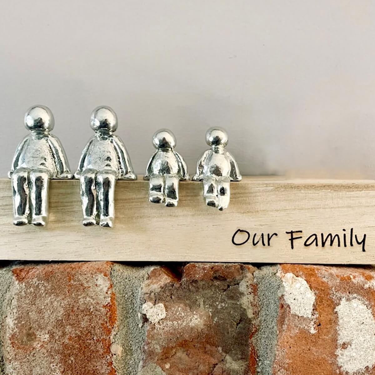 Family Figurines from Moderny