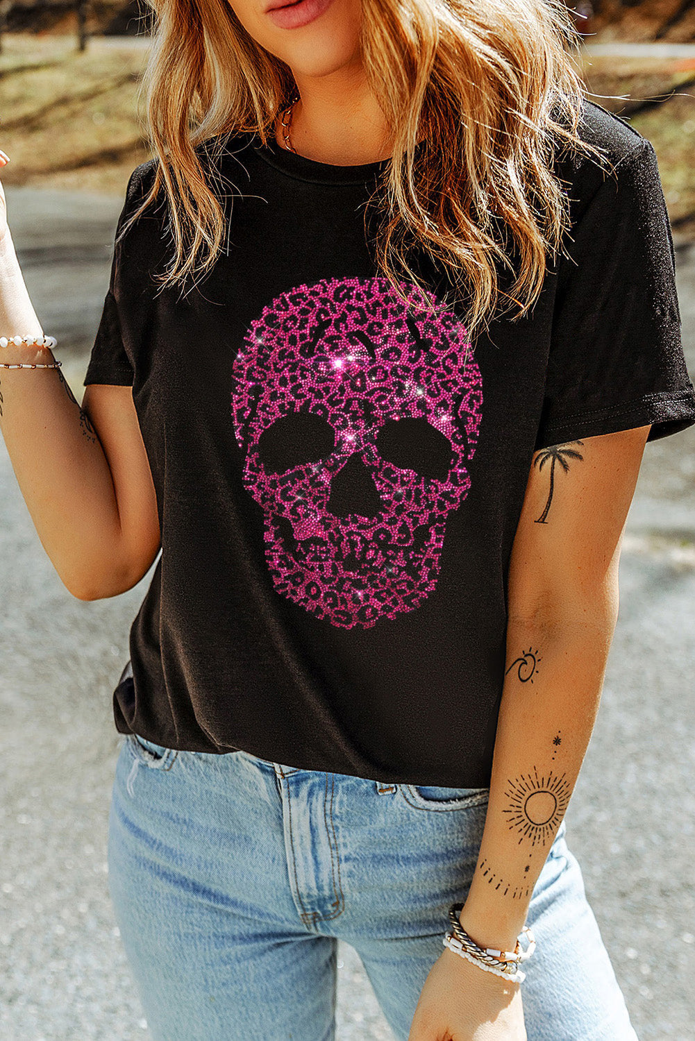 Black Rhinestone Leopard Skull Graphic Crewneck Casual T Shirt from MsDressly