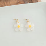 Dainty Daisy Earrings from Spiffy & Splendid