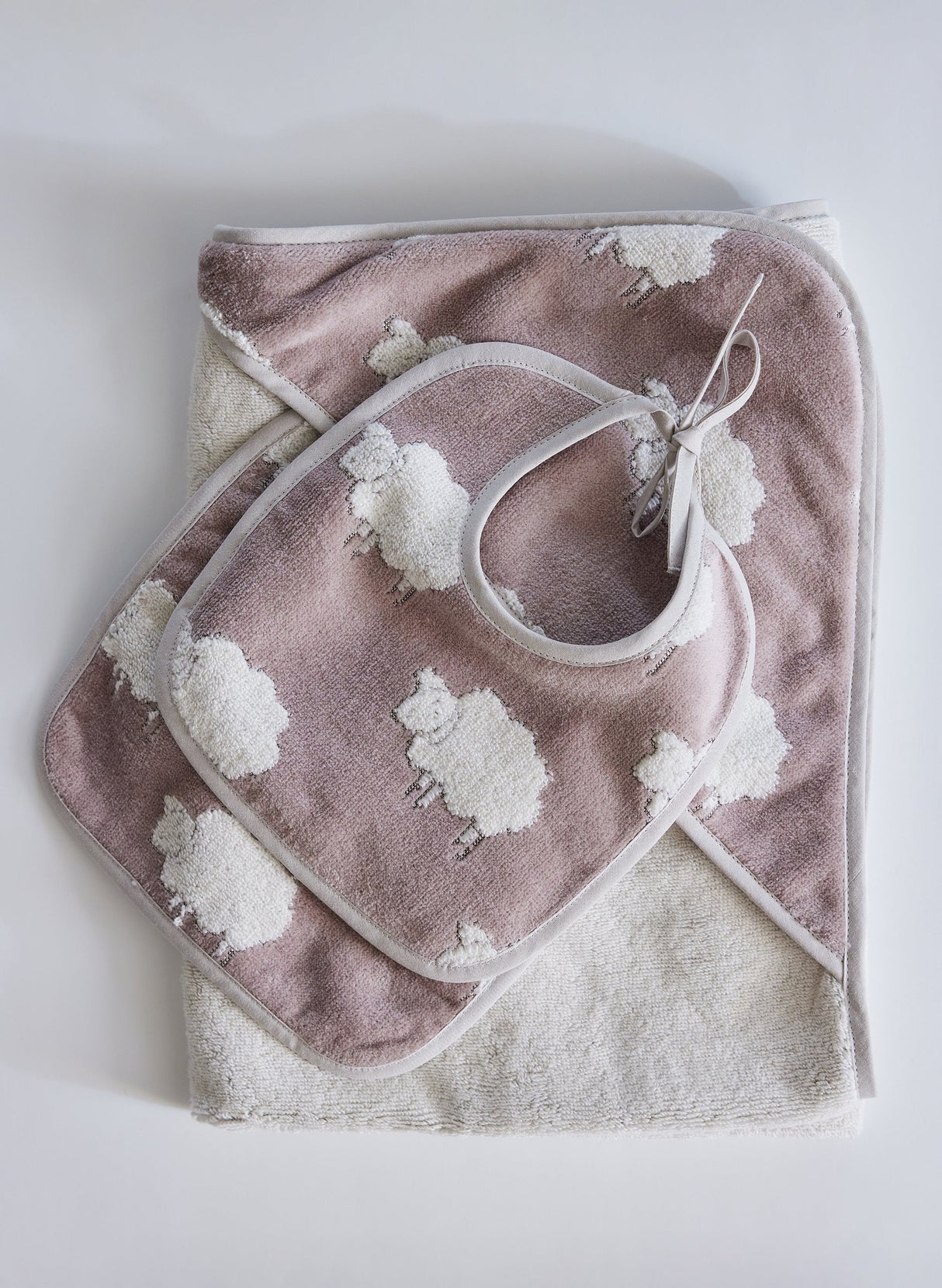 Sweet Sheep Jacquard Bib from Timo & Violet