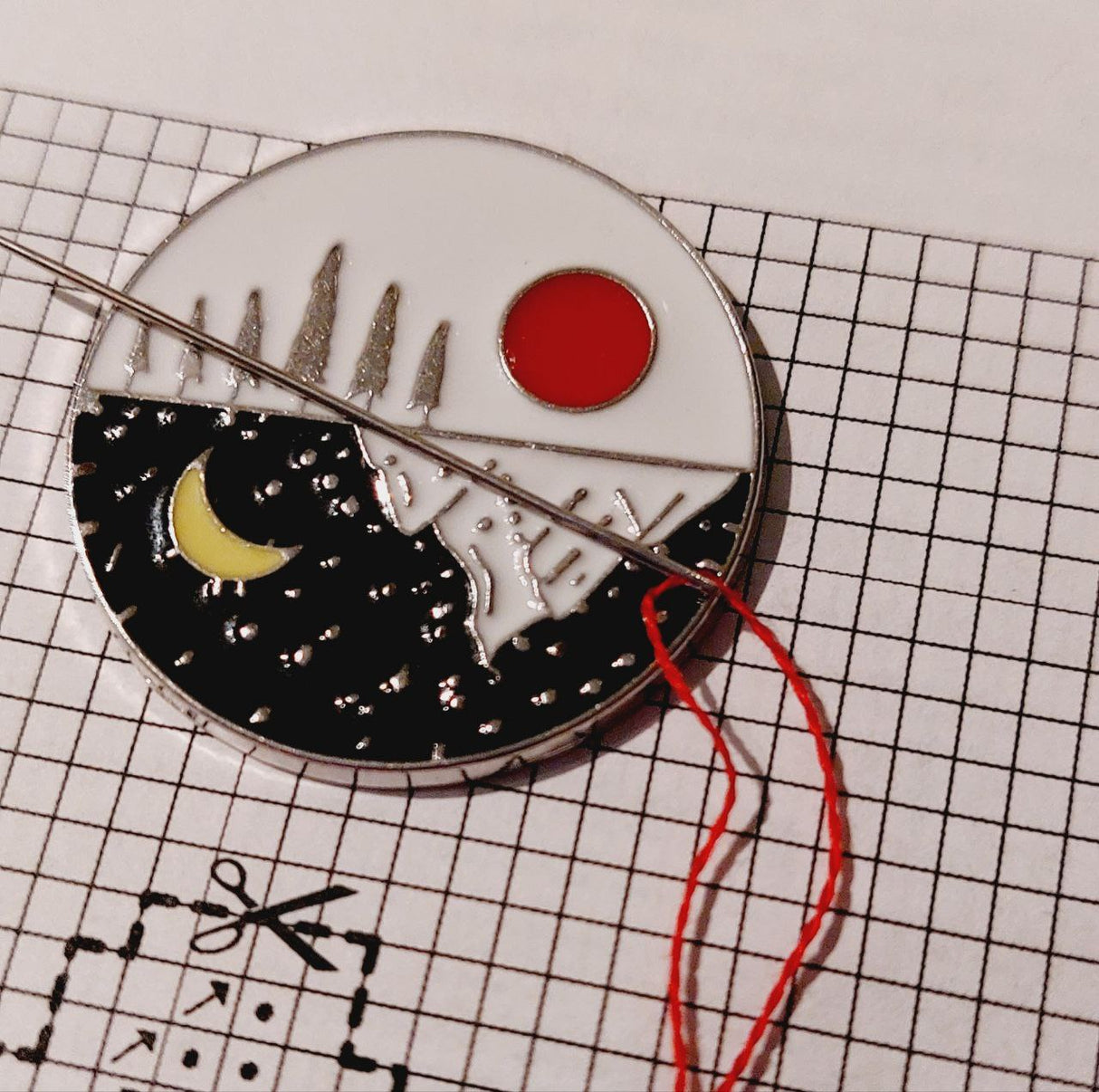 Day/Night Magnetic Needle Minder F07M10-2 Day/Night From Wizardi