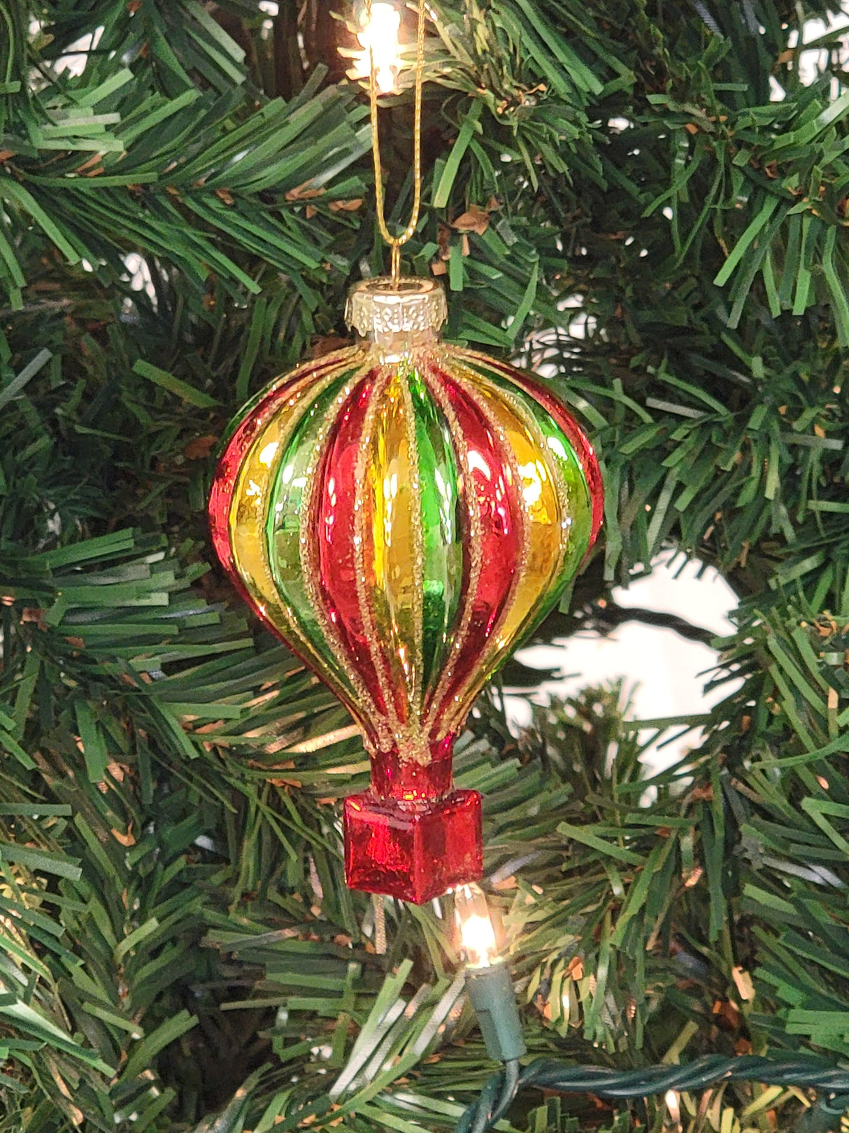 Multicolored Hot Air Balloon Glass Christmas ornament F07M7-33-LH76-23062 From Wizardi