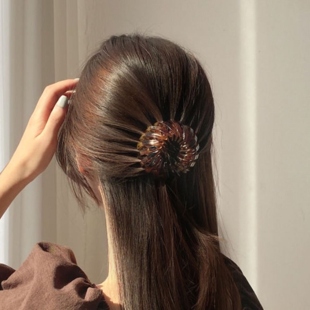 BIRD NEST PONYTAIL HAIR CLAW from Ashlen