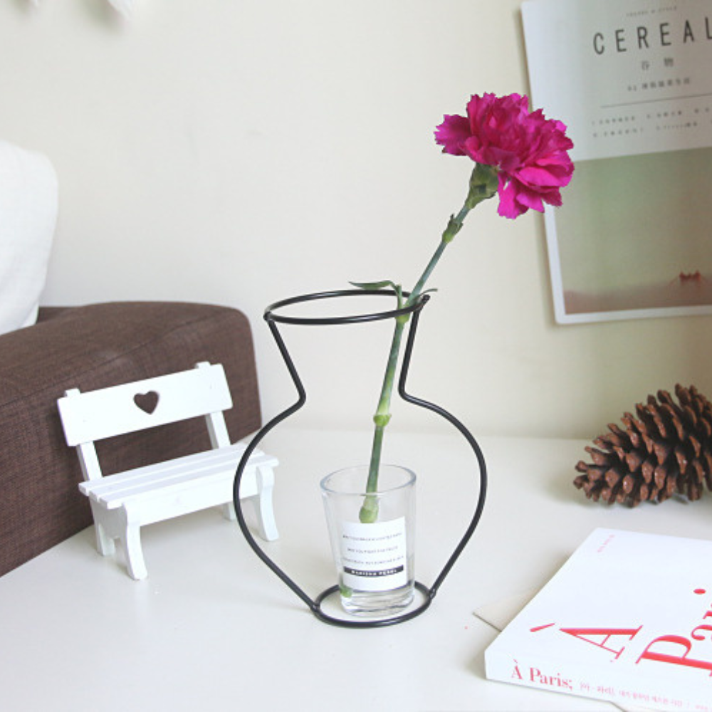 Iron Line Table Vase from Moderny