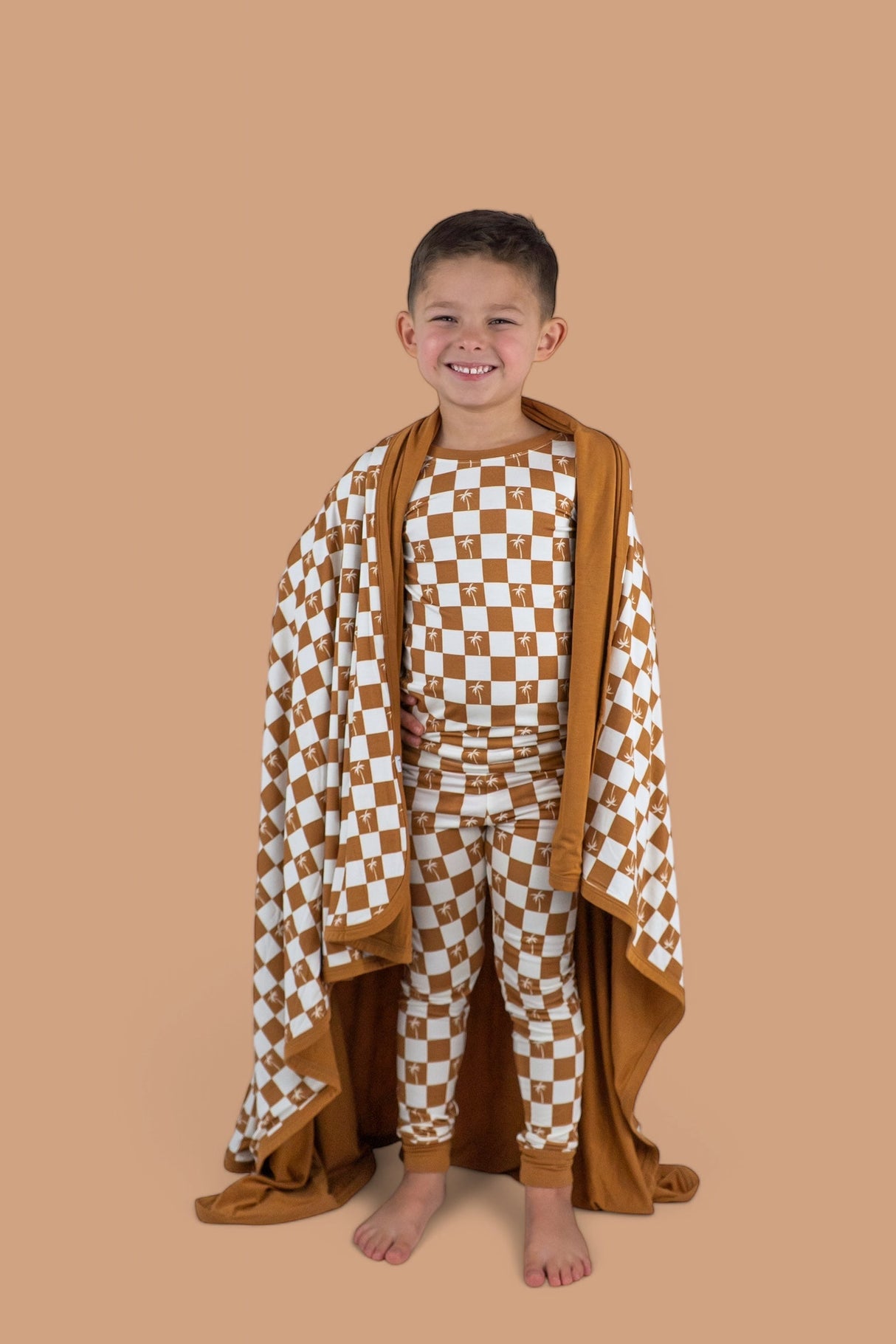 EXCLUSIVE SANDY BEACH CHECKERS DREAM SET from DREAM BIG LITTLE CO
