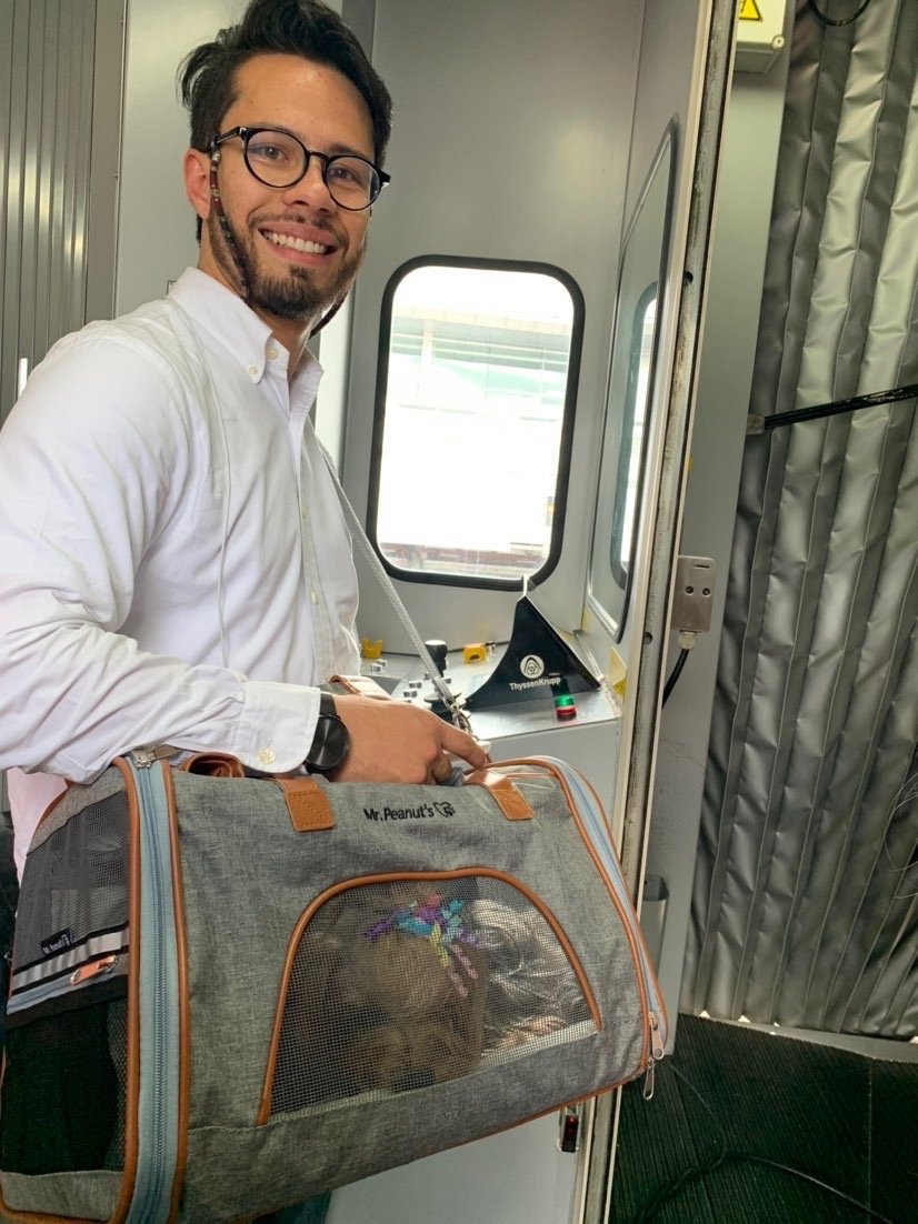 Mr. Peanut's Gold Series Standard Size Airline Compliant Expandable Pet Carrier from Mr. Peanut's Pet Carriers