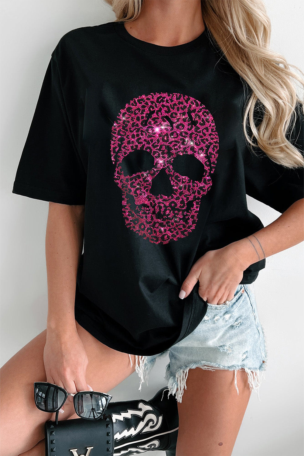 Black Rhinestone Leopard Skull Graphic Crewneck Casual T Shirt from MsDressly