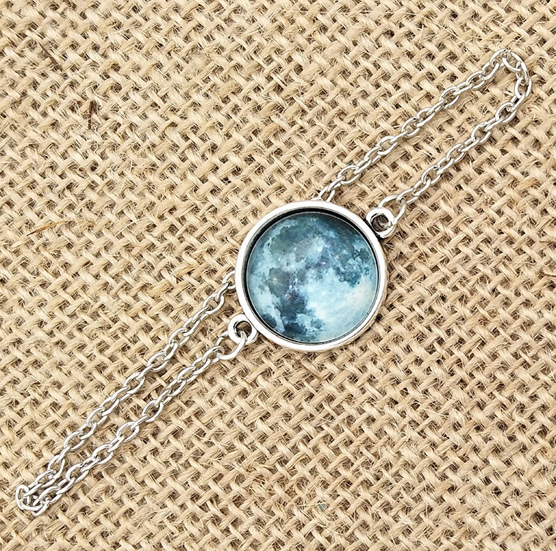 LUMINOUS MOON BRACELET from Ashlen