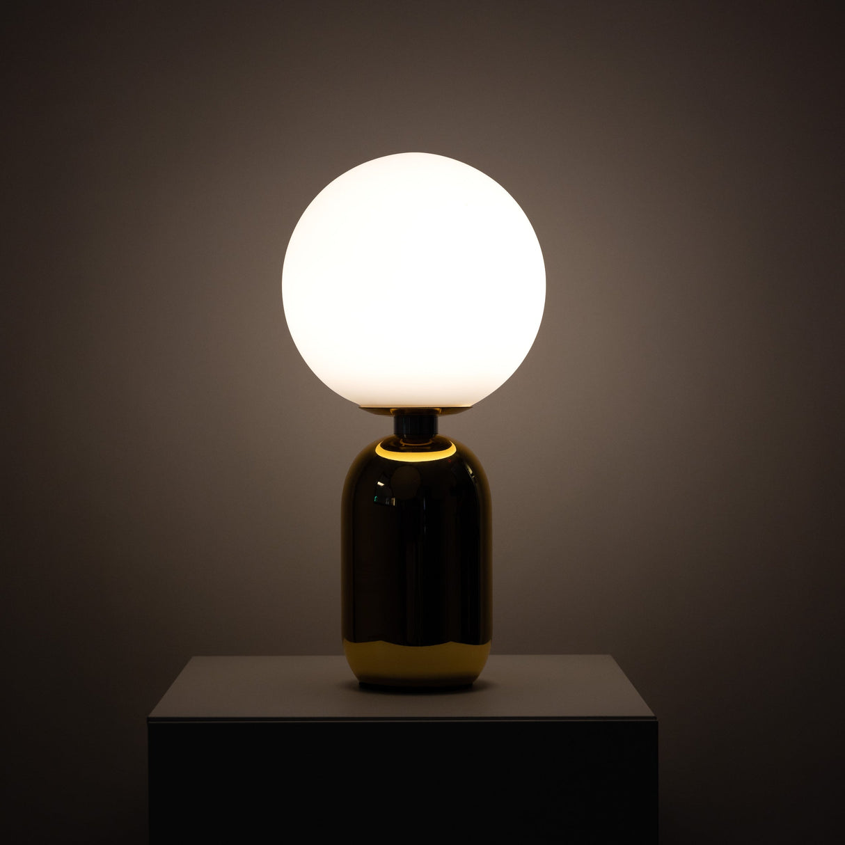 Moon Top Table Lamp From Ozarké
