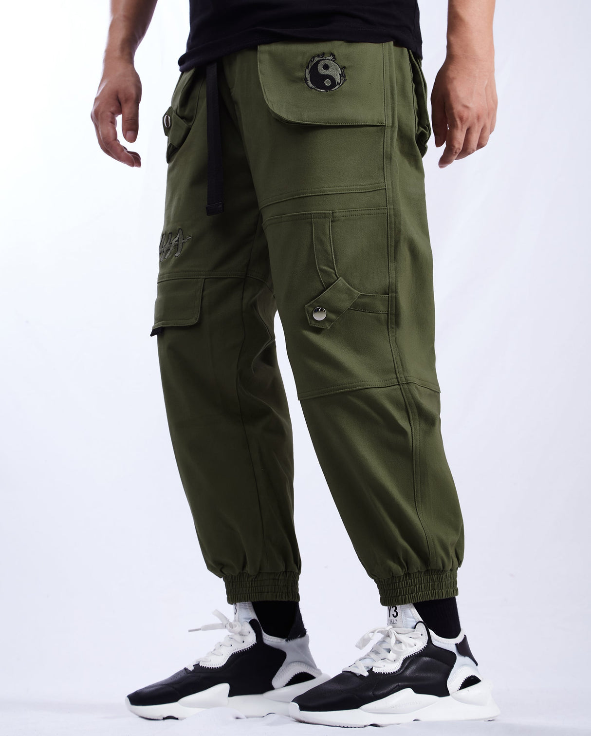 IBP332 Yin Yang Army Green Cargo Pants from Niepce Inc
