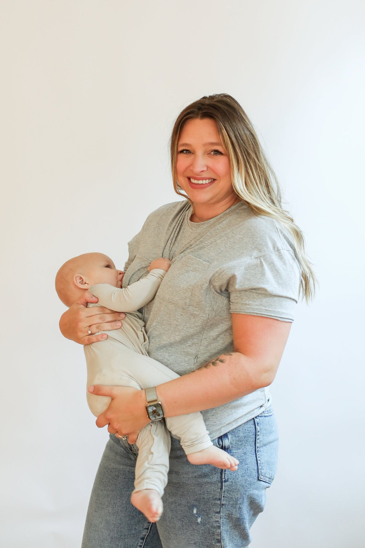 Relaxed Fit Zip Breastfeeding Tee from Movemama