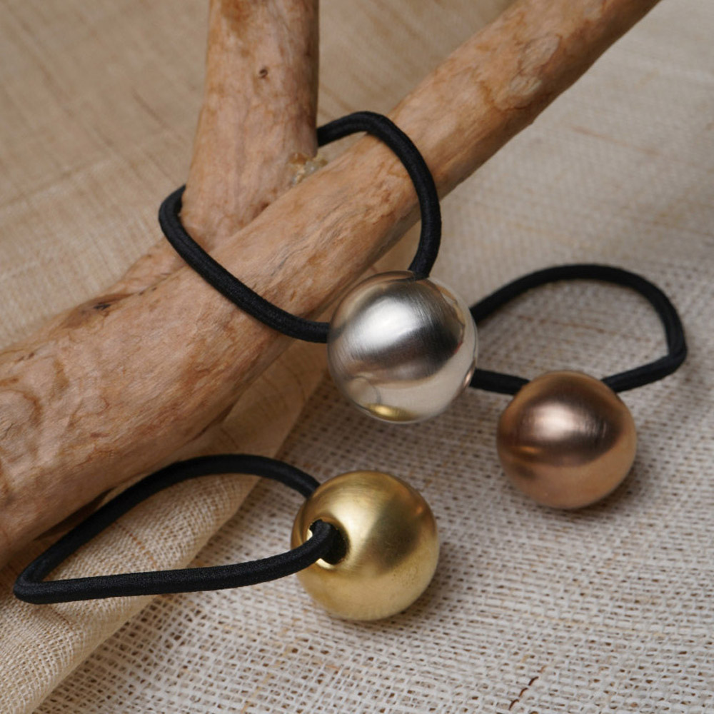 MINIMALIST BALL HAIR TIE from Ashlen