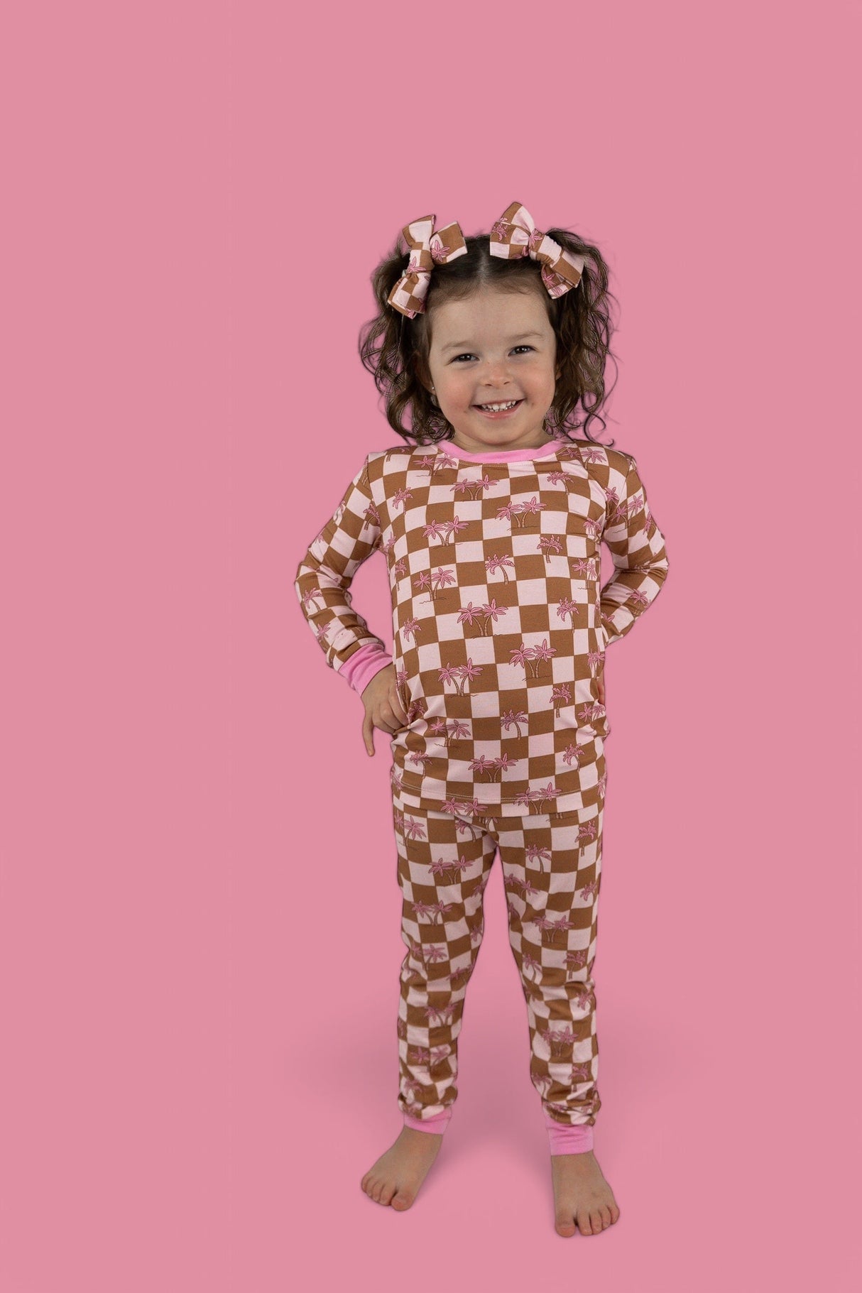 EXCLUSIVE SUNSET BEACH CHECKERS DREAM SET from DREAM BIG LITTLE CO