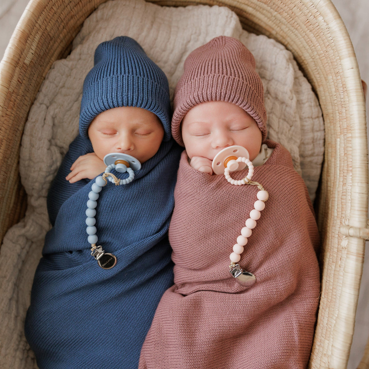 Luxe Collection 100% Organic Cotton Luxury Knit Baby Blanket + Hat Set with Gift Box from Bleu La La