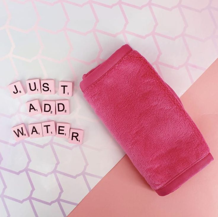 Microfiber Cleansing Mitt [Makeup Remover] from Dreambox Beauty