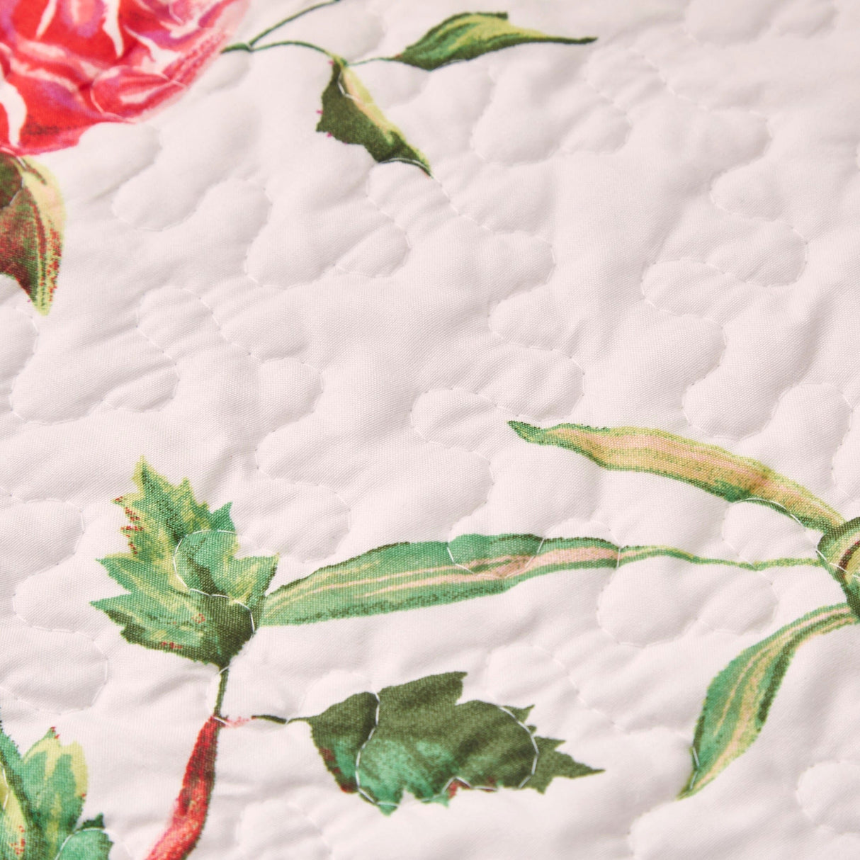 DaDa Bedding Set of 4-Pieces Romantic Roses Pink Floral Quilted Dining Placemats 13” x 19” (879) from DaDalogy Bedding Collection