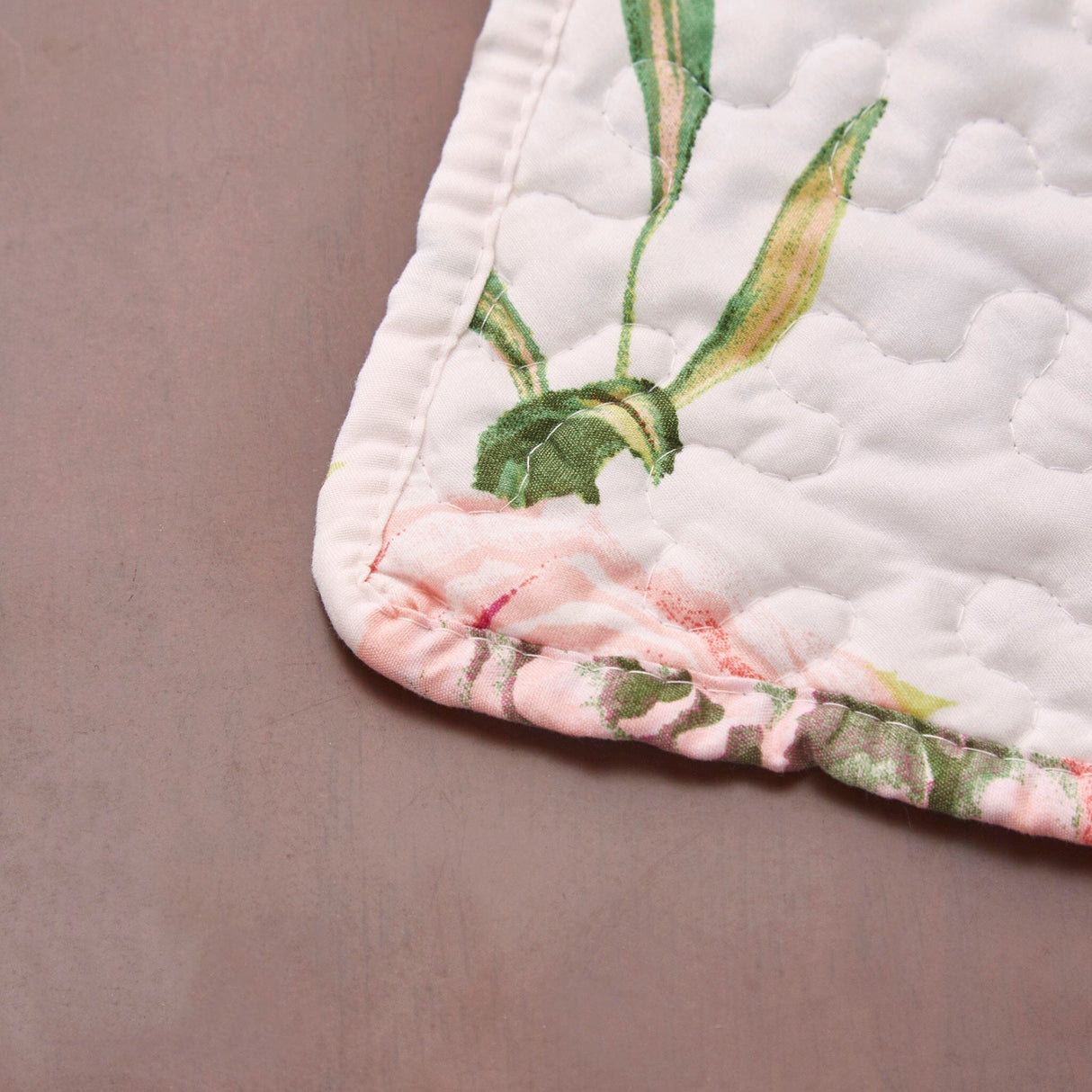 DaDa Bedding Set of 4-Pieces Romantic Roses Pink Floral Quilted Dining Placemats 13” x 19” (879) from DaDalogy Bedding Collection