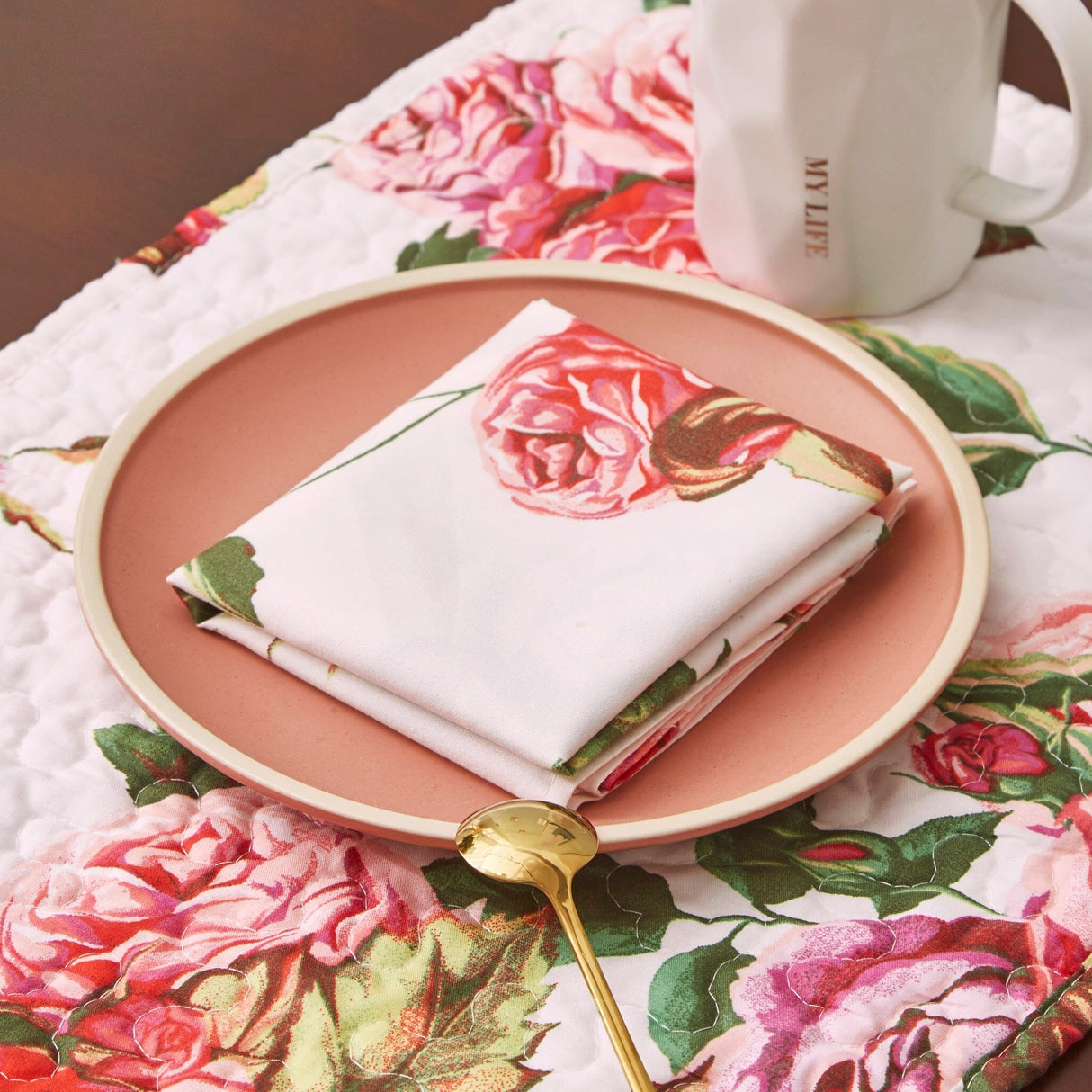 DaDa Bedding Set of 4-Pieces Romantic Roses Pink Floral Dining Table Napkins 18" x 18" (879) from DaDalogy Bedding Collection