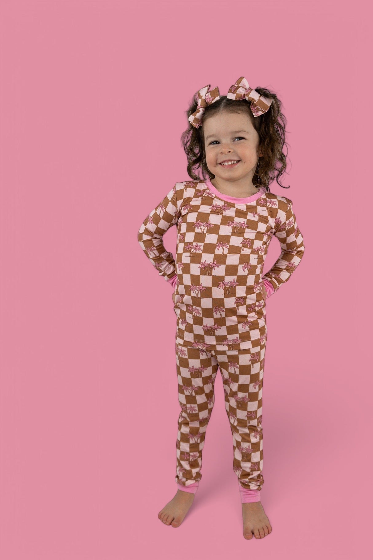 EXCLUSIVE SUNSET BEACH CHECKERS DREAM SET from DREAM BIG LITTLE CO