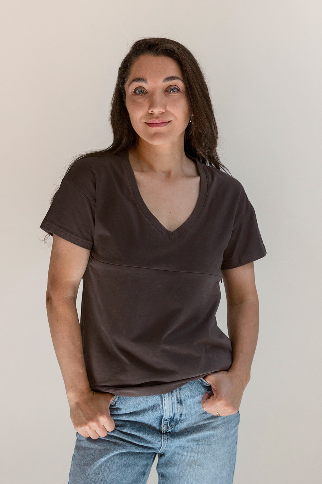 V-Neck Full Zip Breastfeeding Tee From Movemama