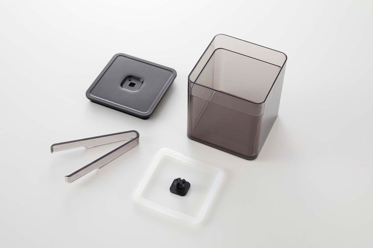 Vacuum-Sealing Food Container - Tongs from Yamazaki Home