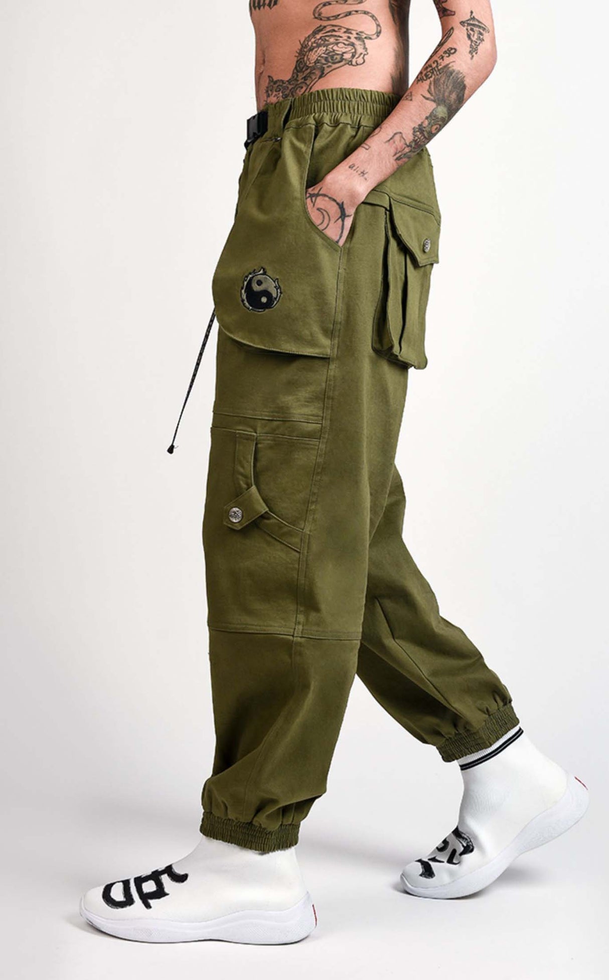 IBP332 Yin Yang Army Green Cargo Pants from Niepce Inc