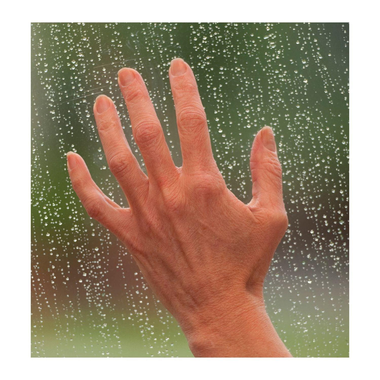 Hand Renewal 18yrs Overnight Serum from gymsegbë