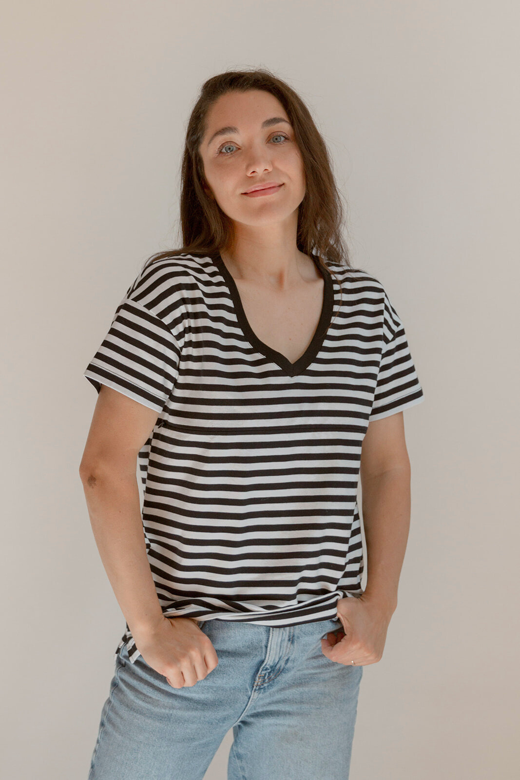 V-Neck Full Zip Breastfeeding Tee From Movemama