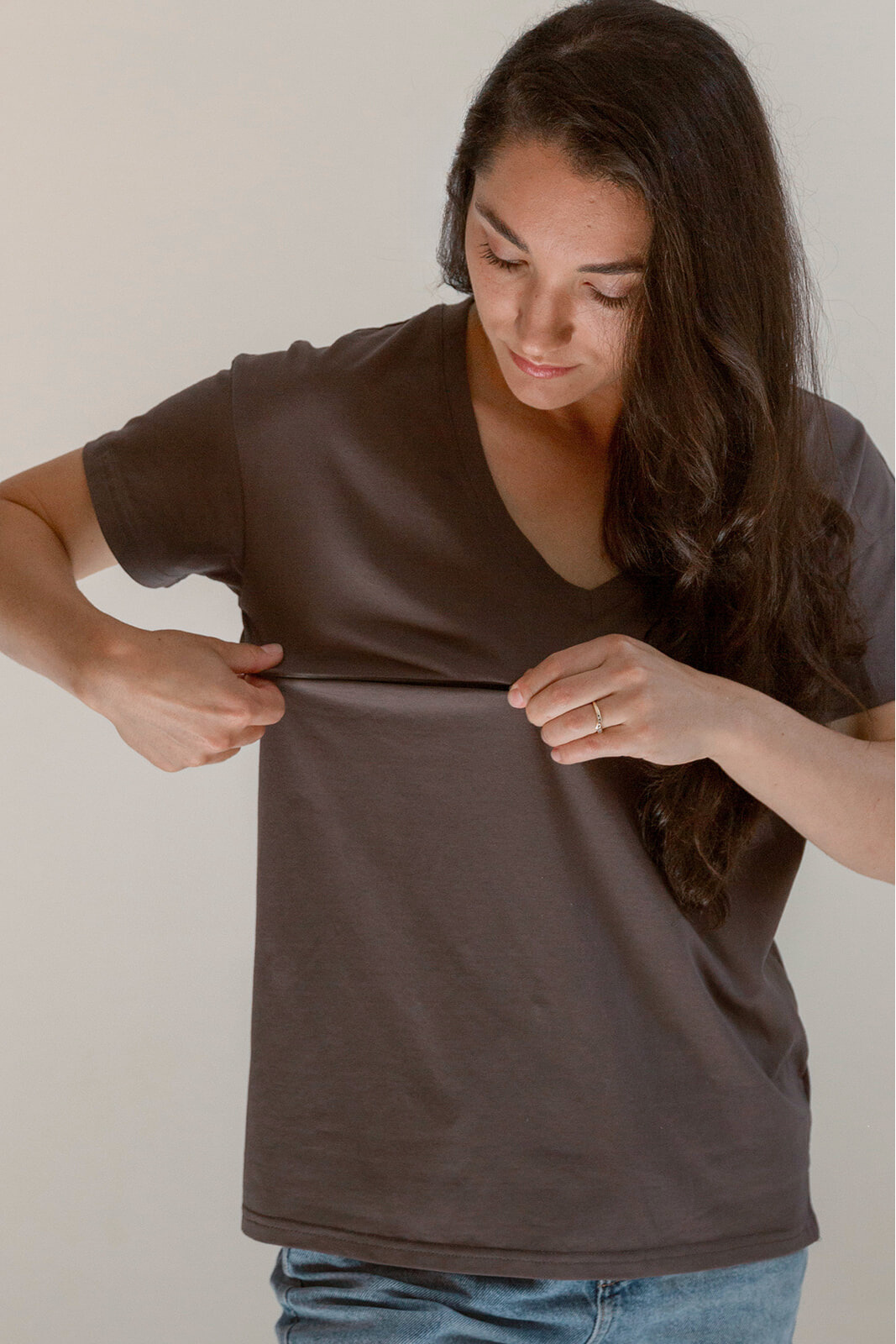 V-Neck Full Zip Breastfeeding Tee From Movemama
