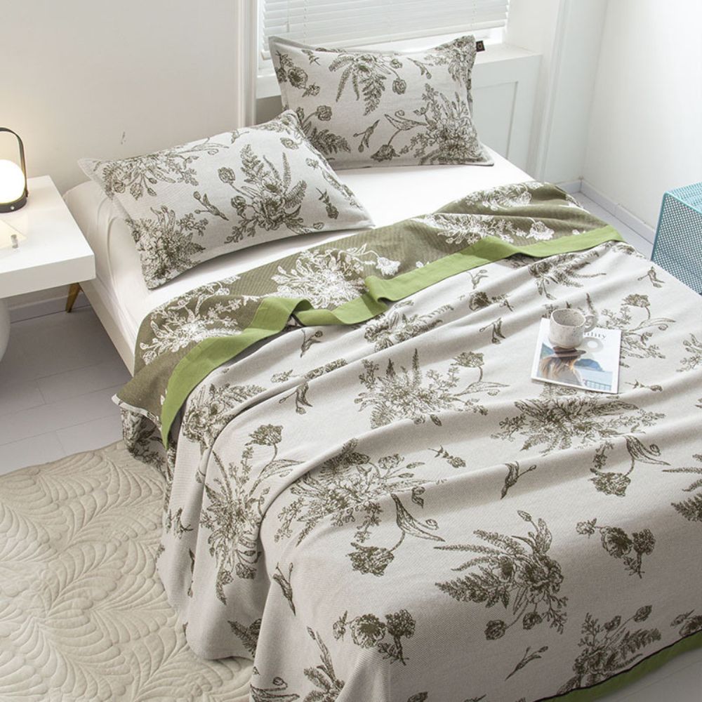 Reversible Pastoral Leaf Cotton Quilt from Moderny