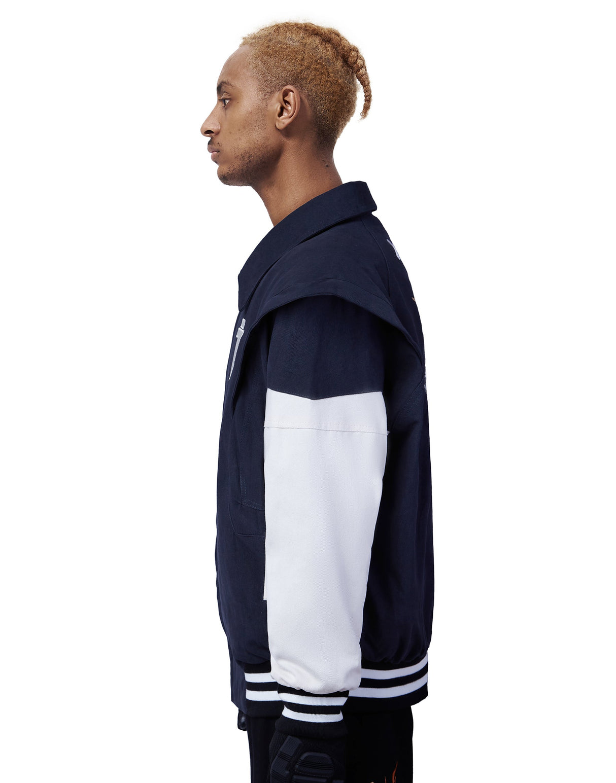 YEJ5 Resting Dragon Embroidery Jacket from Niepce Inc