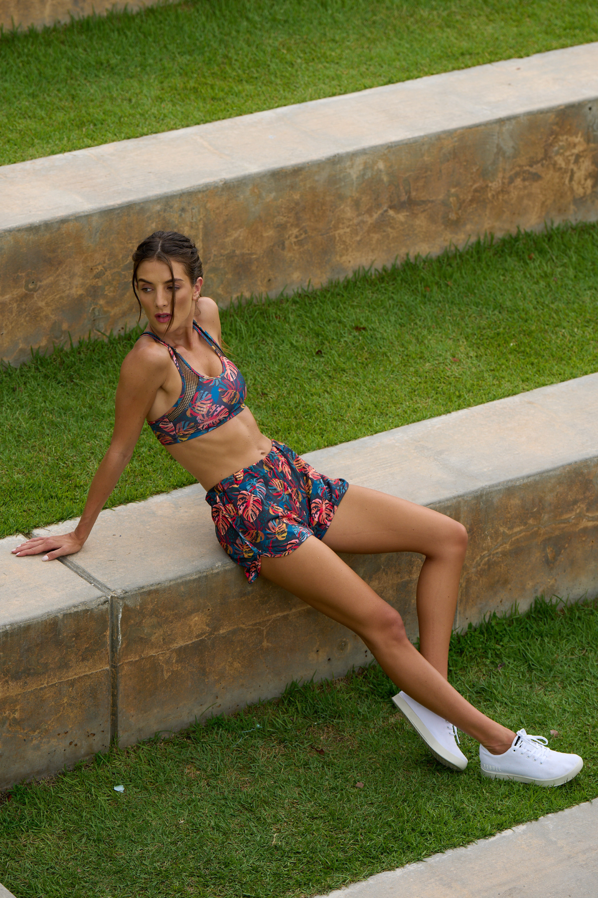 ROSELYN ABSTRACT LEAVES Activewear Shorts From Gianine