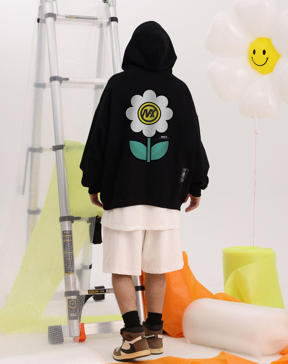 Daisy Hoodie from Niepce Inc