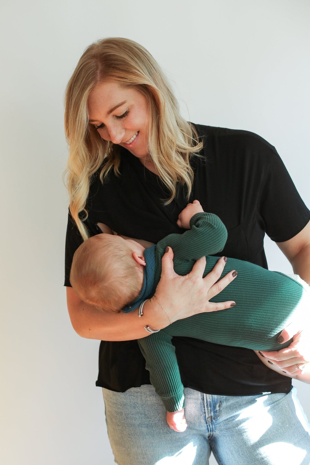 Relaxed Fit Zip Breastfeeding Tee from Movemama