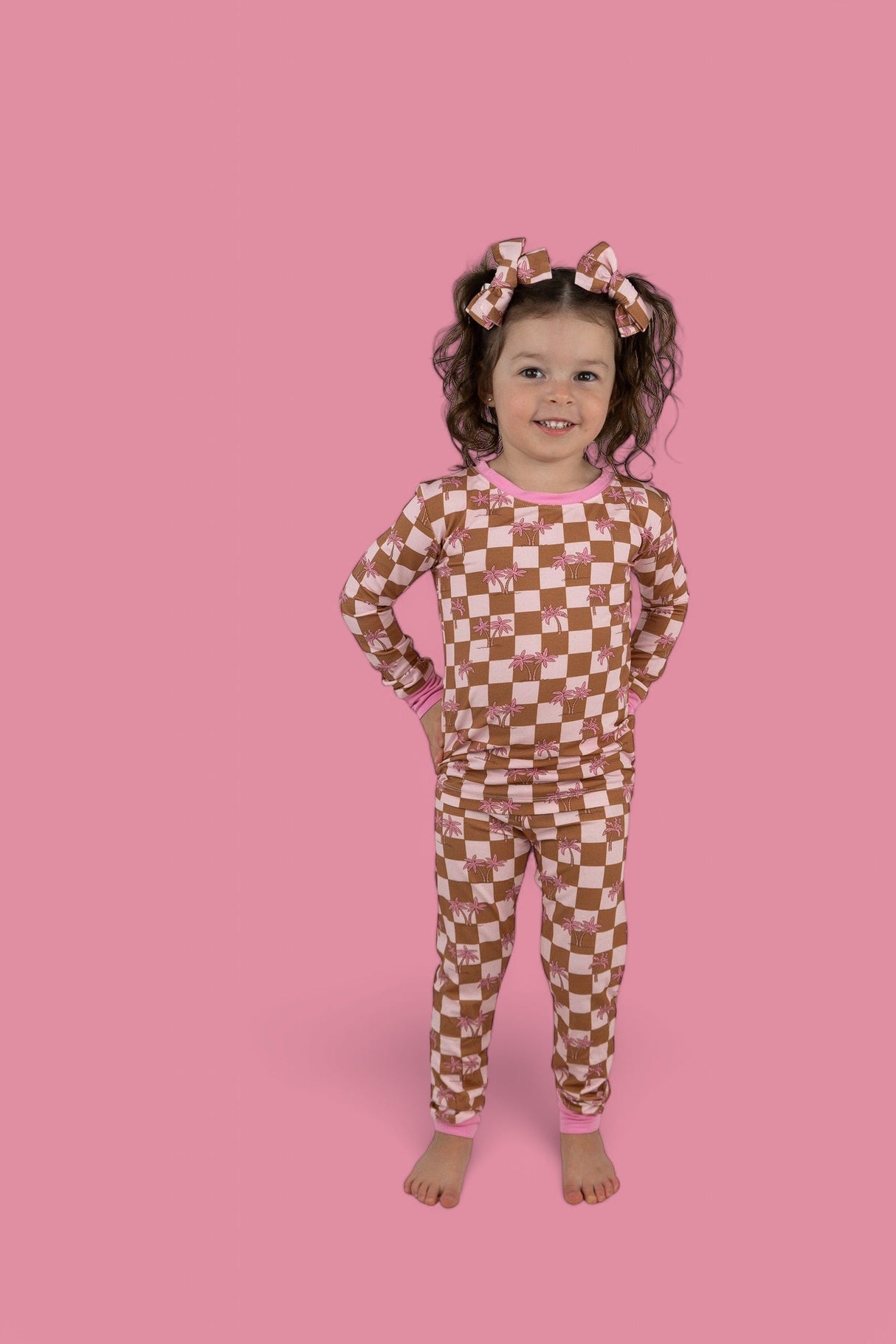 EXCLUSIVE SUNSET BEACH CHECKERS DREAM SET from DREAM BIG LITTLE CO