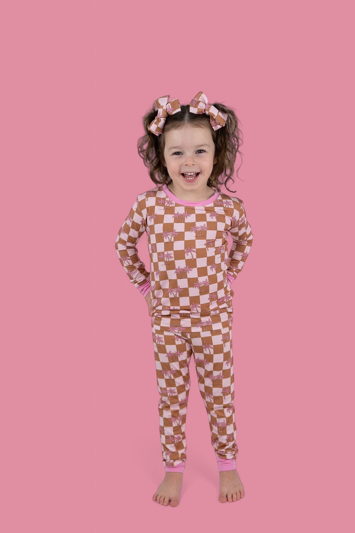 EXCLUSIVE SUNSET BEACH CHECKERS DREAM SET from DREAM BIG LITTLE CO