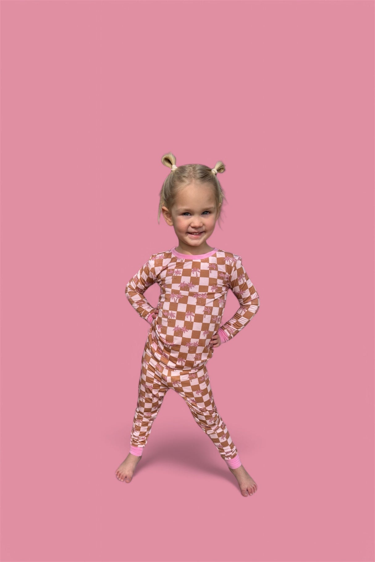 EXCLUSIVE SUNSET BEACH CHECKERS DREAM SET from DREAM BIG LITTLE CO