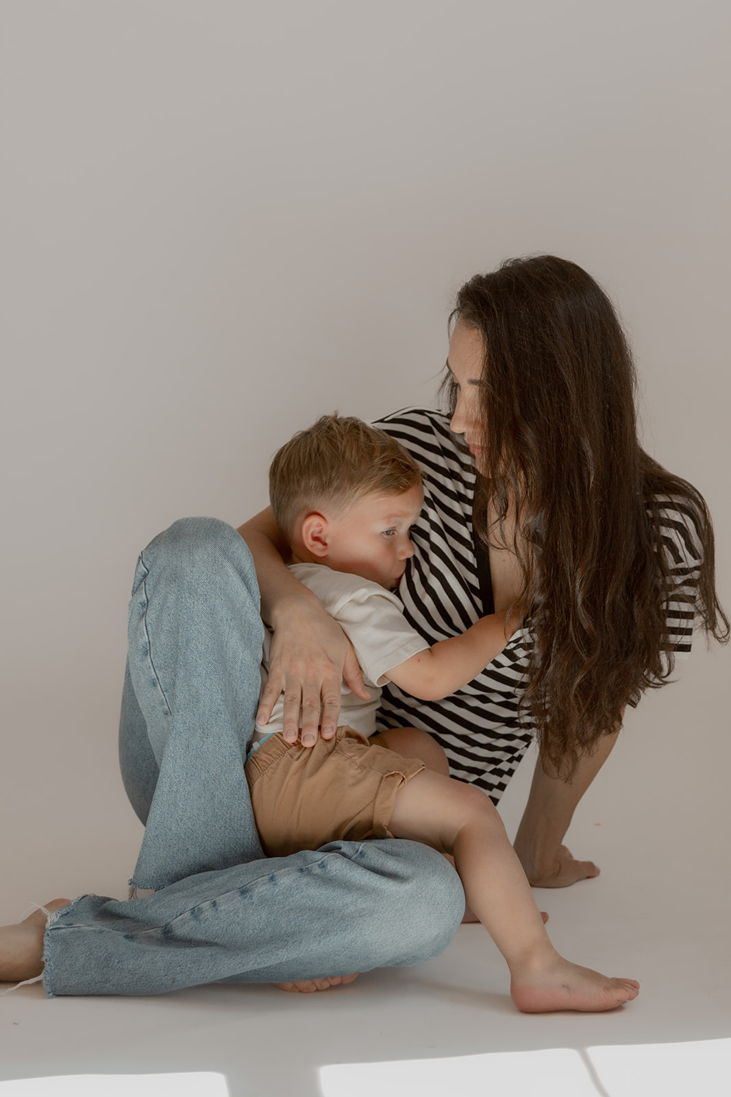 V-Neck Full Zip Breastfeeding Tee From Movemama