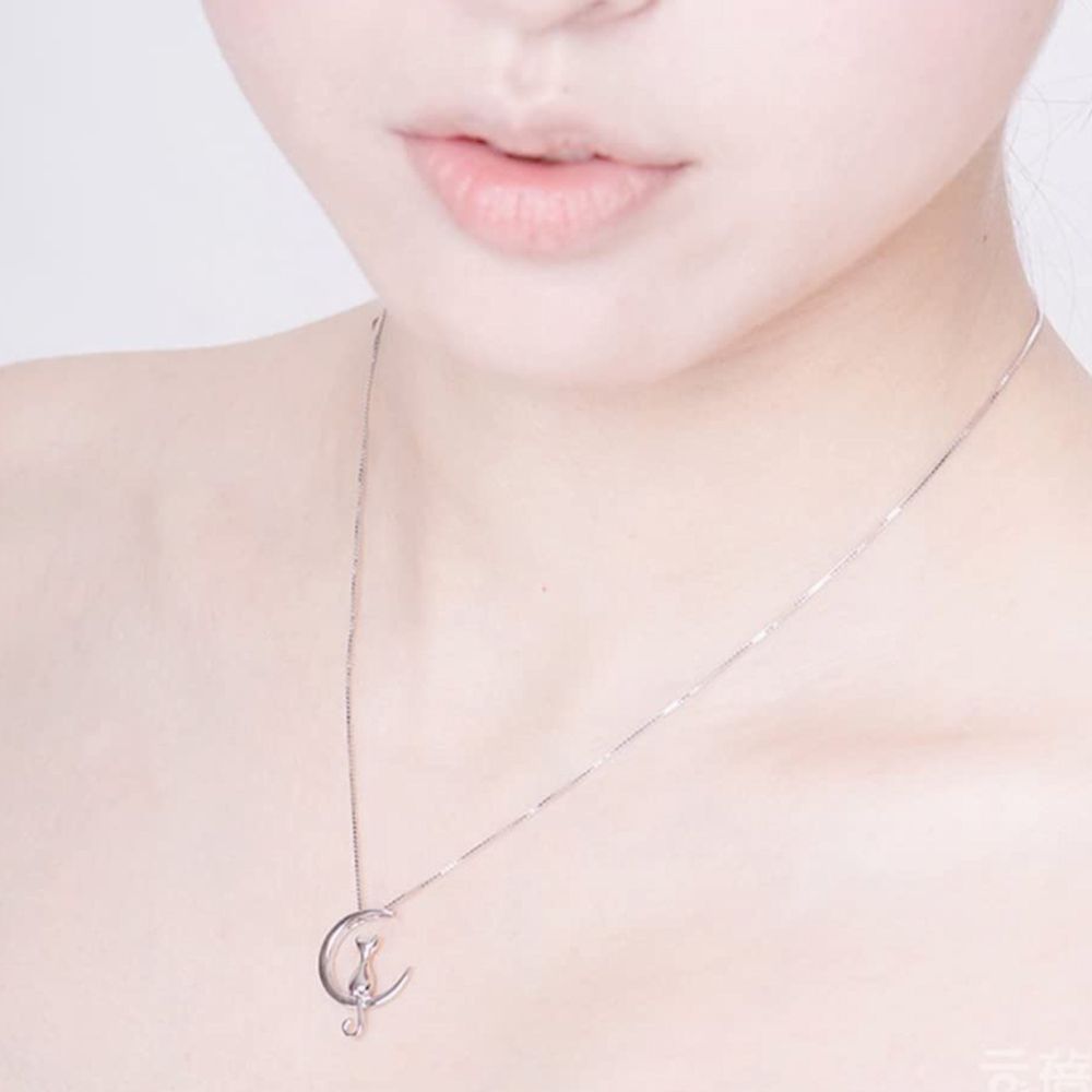CAT MOON NECKLACE from Ashlen